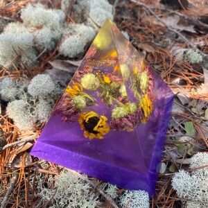 Resin Orgonite Pryamid with TX quartz, sunflowers, zinnias, and purple pigment